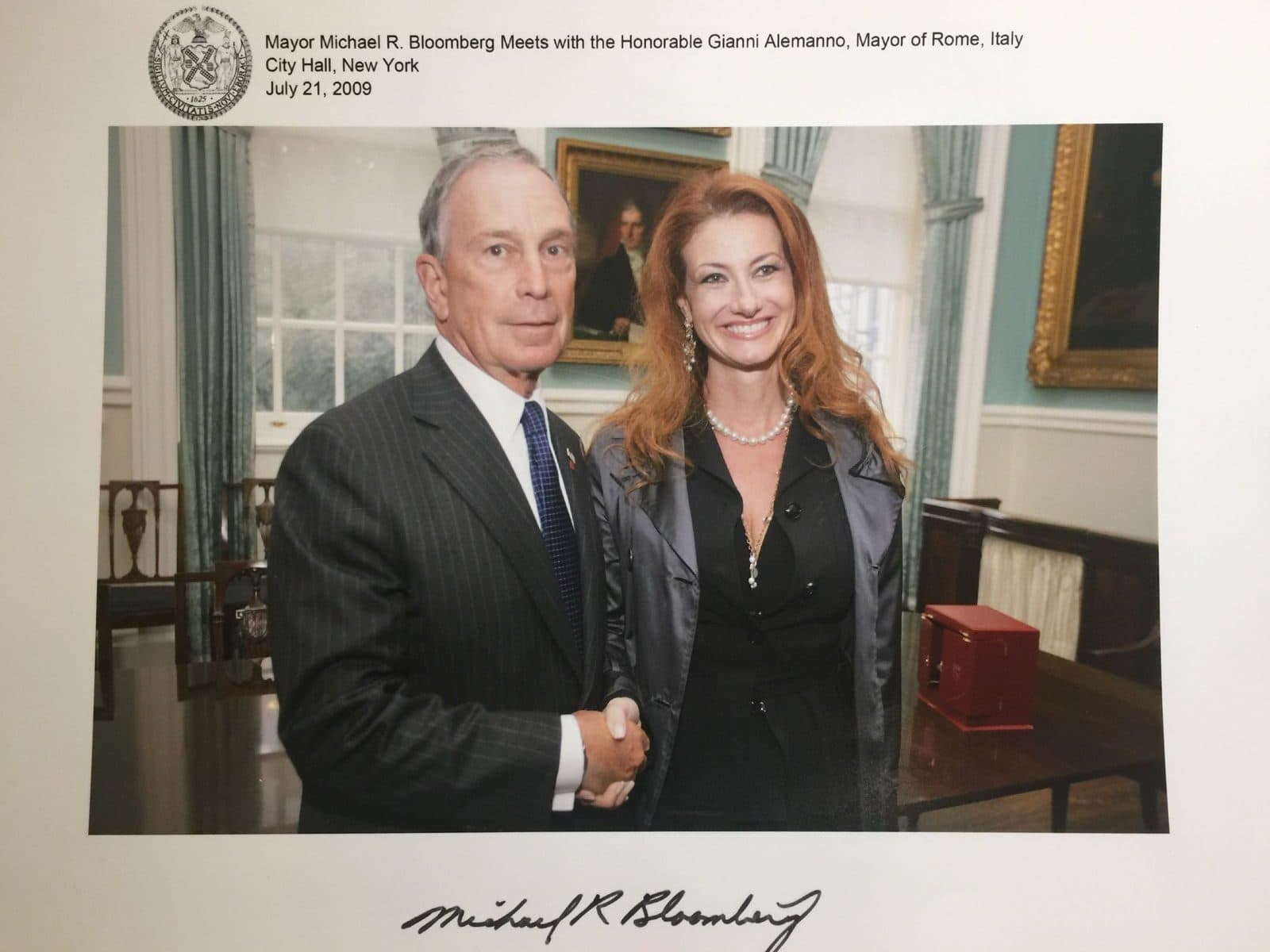 Mayor Michael Bloomberg meets the Hon. Gianni Alemanno, Mayor of Rome. City Hall, New York, 2009.